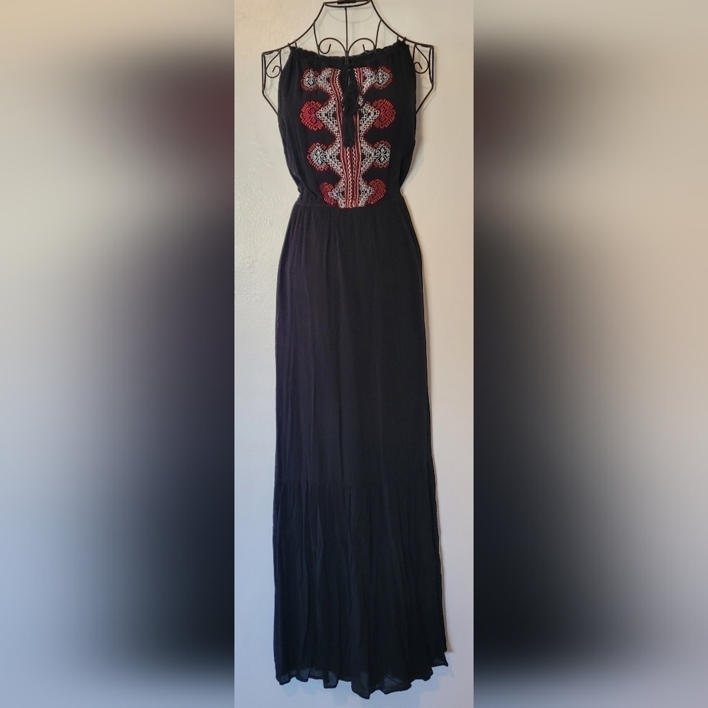 Forever 21 Embroidered Black Dress